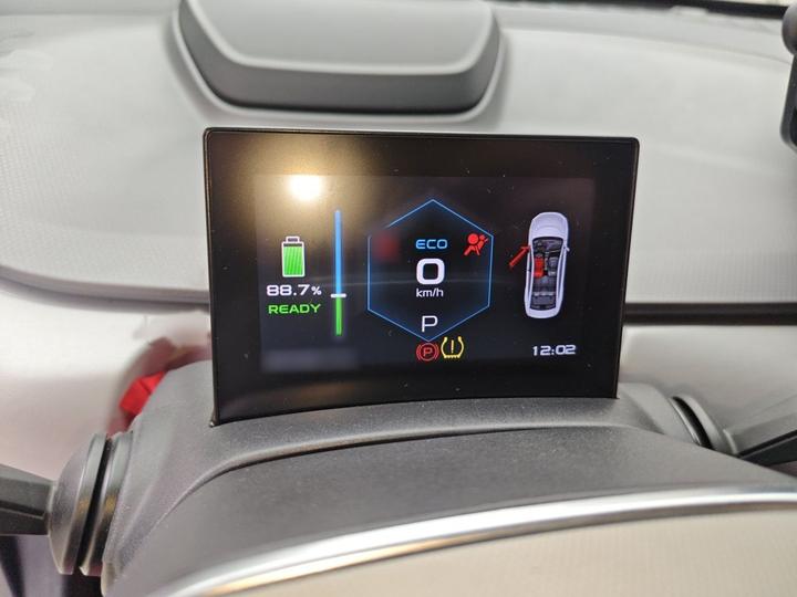 A 2019 Extended Range photo 4