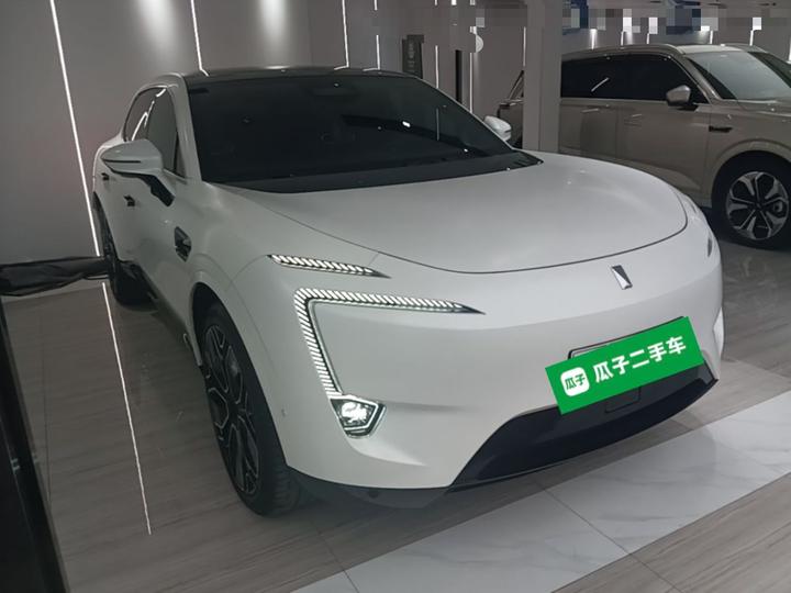 11 2022 Extended Range 5-Seater photo 3