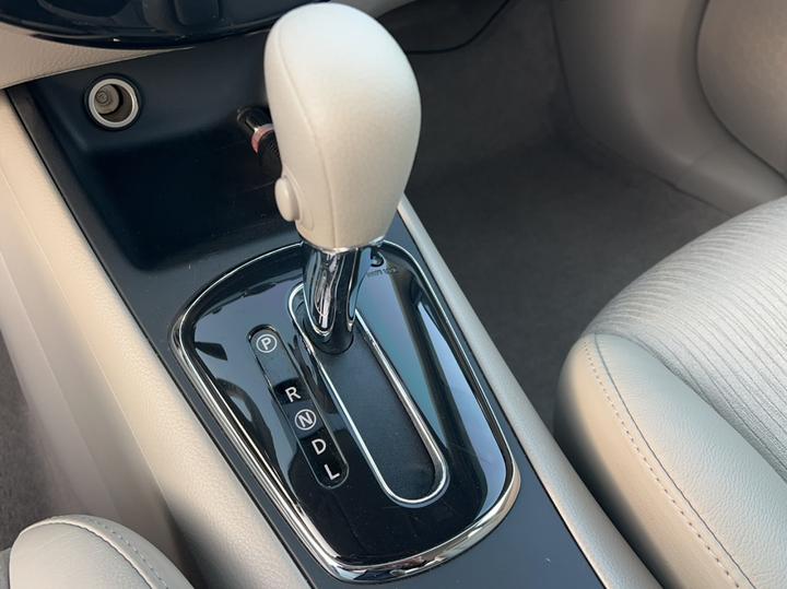 Tiida 2014 1.6L CVT Smart photo 8