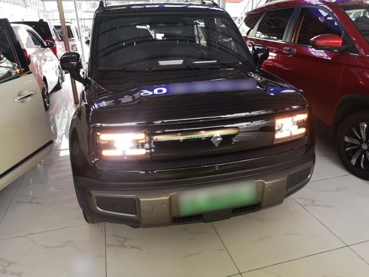 Plus 2025 Smart Premium 5-Seater photo 2