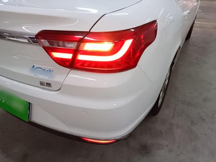 Vision 2018 1.5L MT photo 7