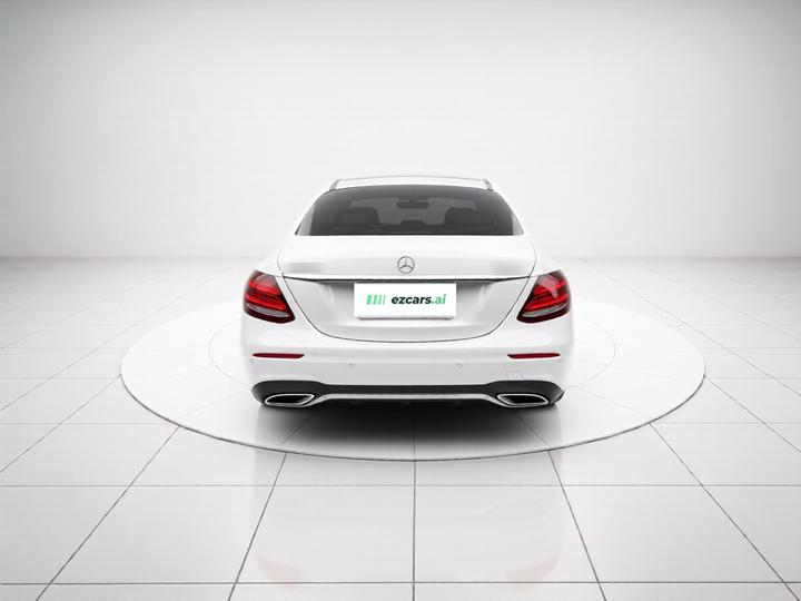E-Class 2019 E 300 L Sport Luxury photo 5