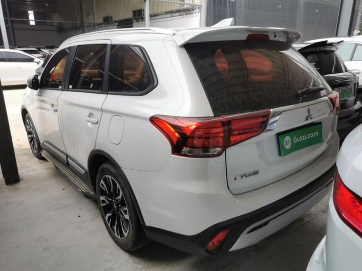 Outlander 2019 2.0L RWD Enjoy 5-Seater China V photo 4