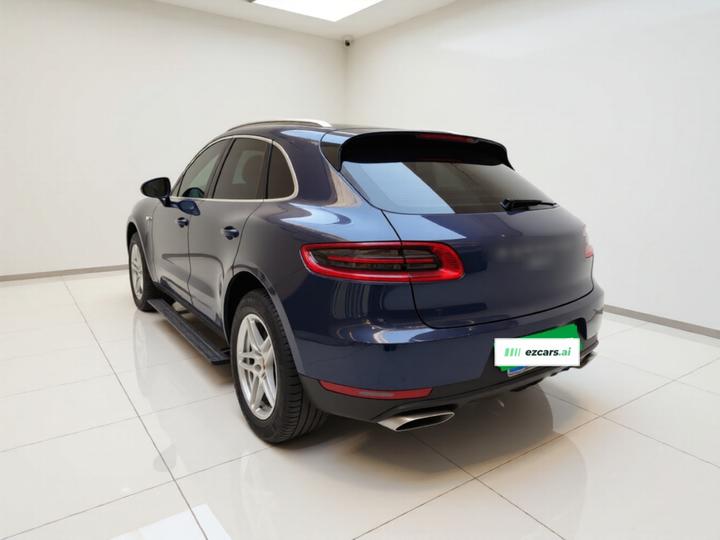2017 Macan 2.0T photo 4