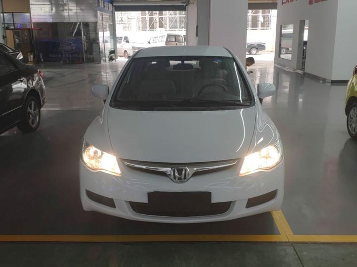CiiMO 2015 1.8L AT Comfort photo 2