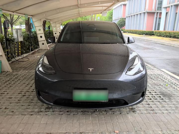 Model Y 2024 RWD photo 2
