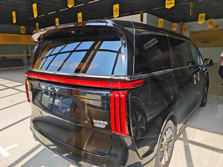 2023 AWD Flagship photo 3