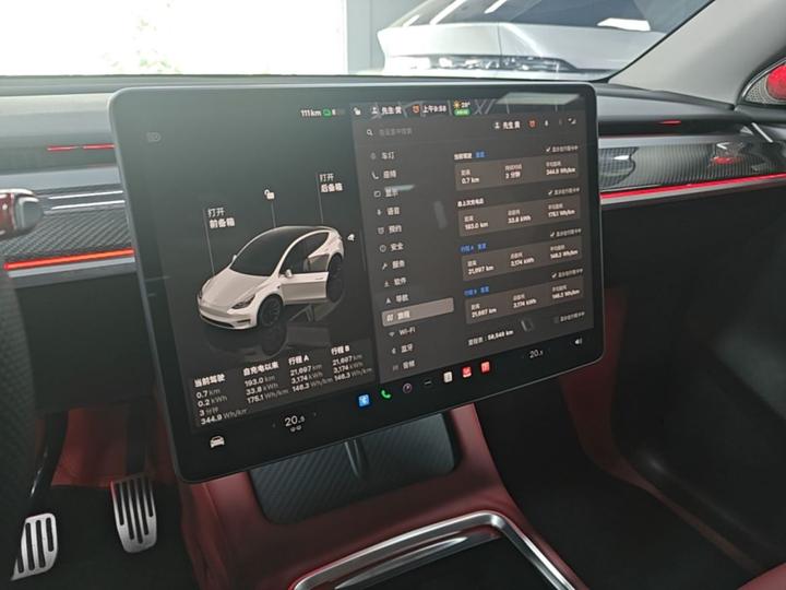 Model Y 2024 RWD photo 8