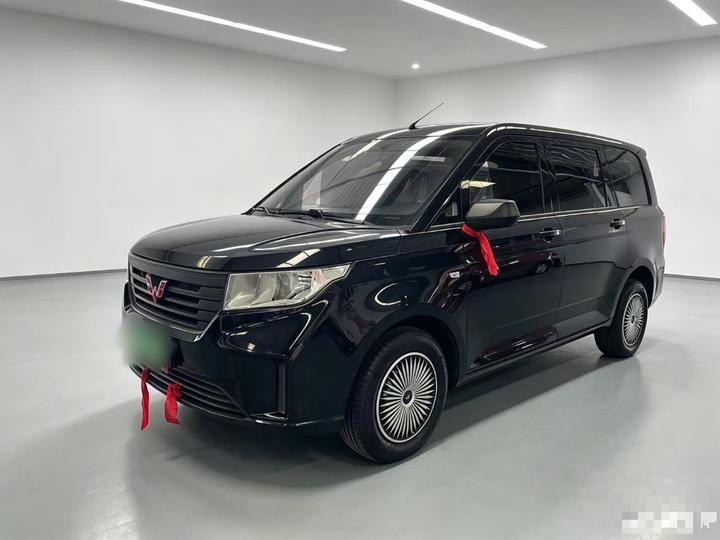 Wuling Hongguang PLUS 2020 1.5L MT Standard 5-Seater