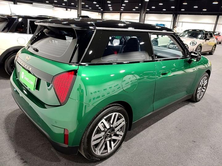 MINI COOPER 2026 466km COOPER E Classic photo 4
