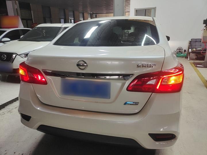 Sylphy 2018 1.6XV CVT Exclusive photo 5