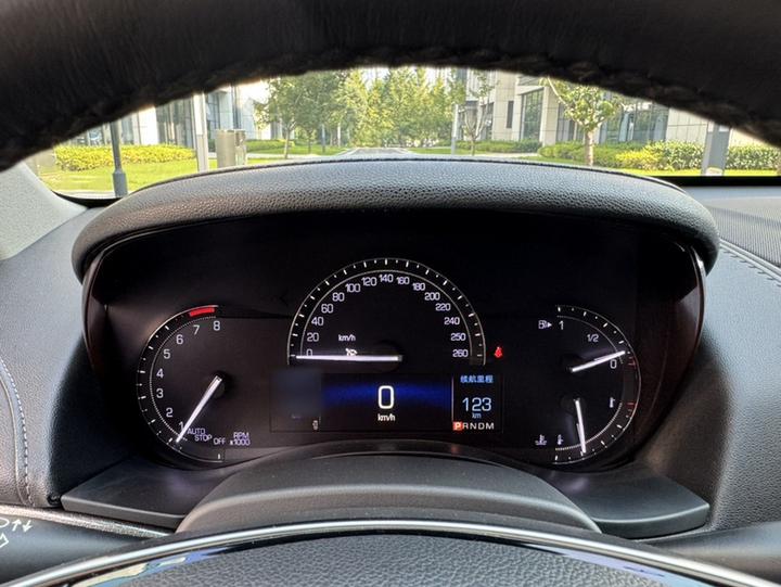 ATS-L 2017 28T Tech photo 3