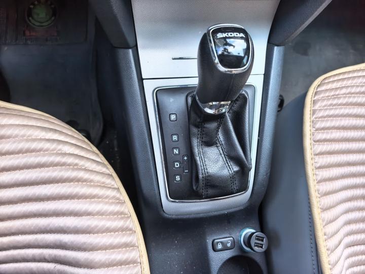 Octavia 2014 1.6L AT photo 6