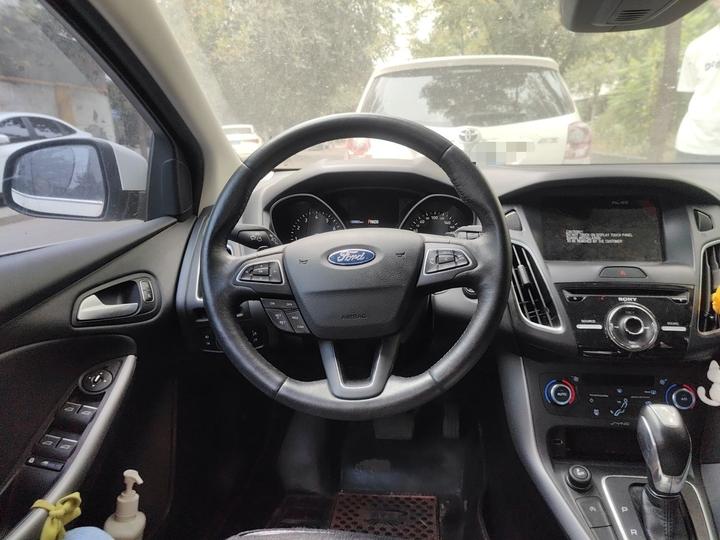Focus 2015 Hatchback EcoBoost 180 AT Sport photo 3