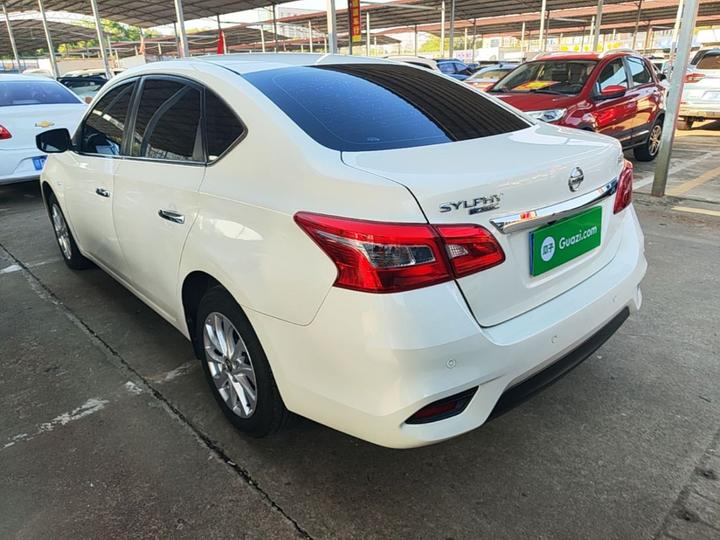 Sylphy 2022 Classic 1.6XE CVT Comfort photo 4