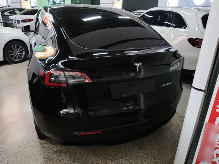 Model Y 2021 Standard Range RWD photo 3