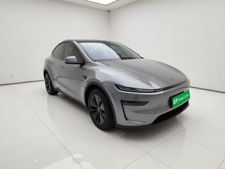 Model Y 2025 RWD Launch Edition photo 3