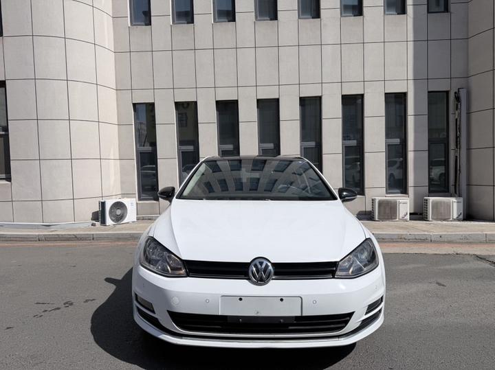 Golf 2017 230TSI AT Luxury Anniversary Edition photo 2