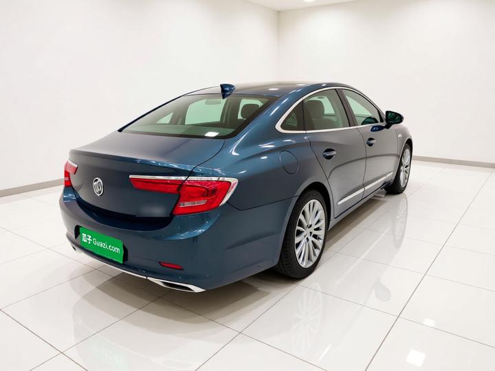 LaCrosse 2018 28T Luxury photo 6