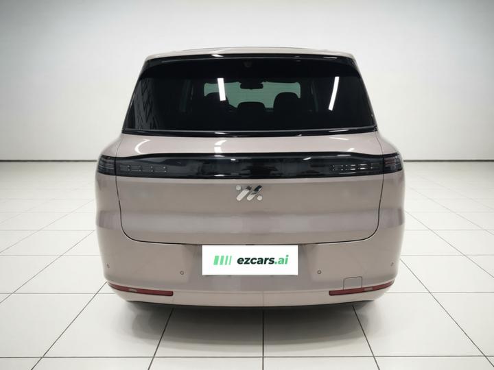 IM Motors LS8 2026 52 Max+ Tech Flagship 5-Seater photo 3