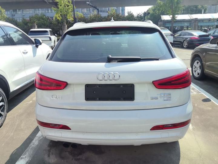 Q3 2015 35 TFSI quattro Luxury photo 5