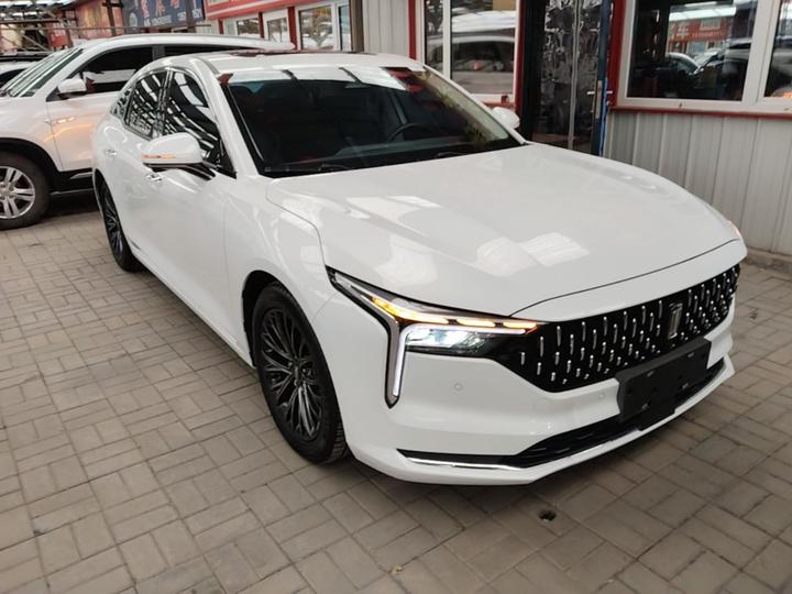 Bestune B70 2022 3rd Gen 1.5T AT Exclusive photo 3