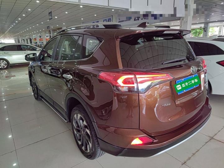RAV4 2016 2.5L AT AWD Elite photo 4