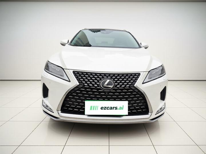 RX 2020 Facelift 300 AWD Luxury photo 2