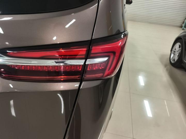 GL8 2023 Facelift Luxury photo 7