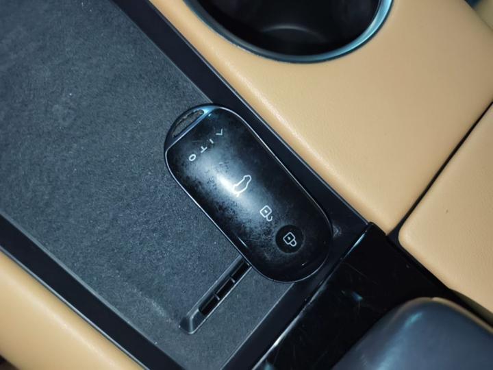 HIMA AITO M5 2022 EREV AWD Performance photo 8