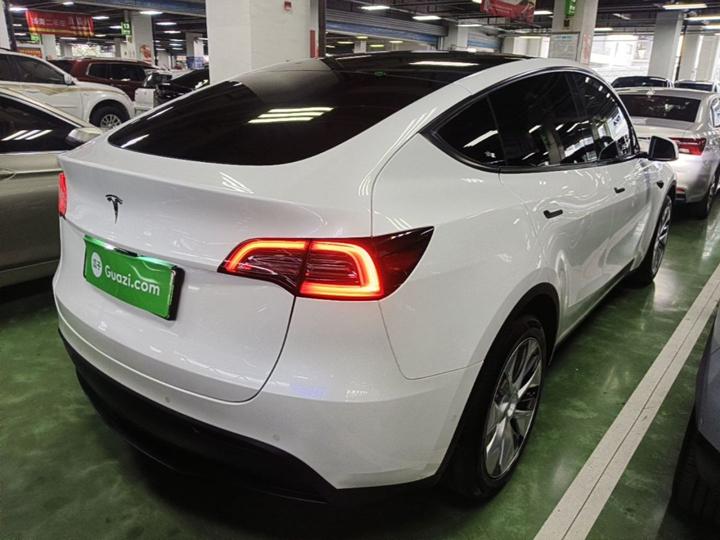 Model Y 2022 Facelift RWD photo 6