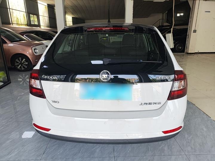 Rapid Spaceback 2016 Facelift 1.6L AT photo 5