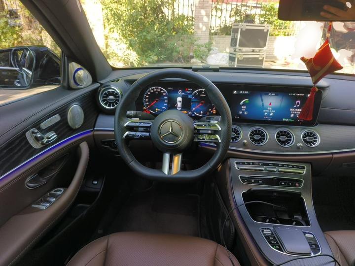 E-Class 2022 Facelift E 300 L Sport Luxury photo 3