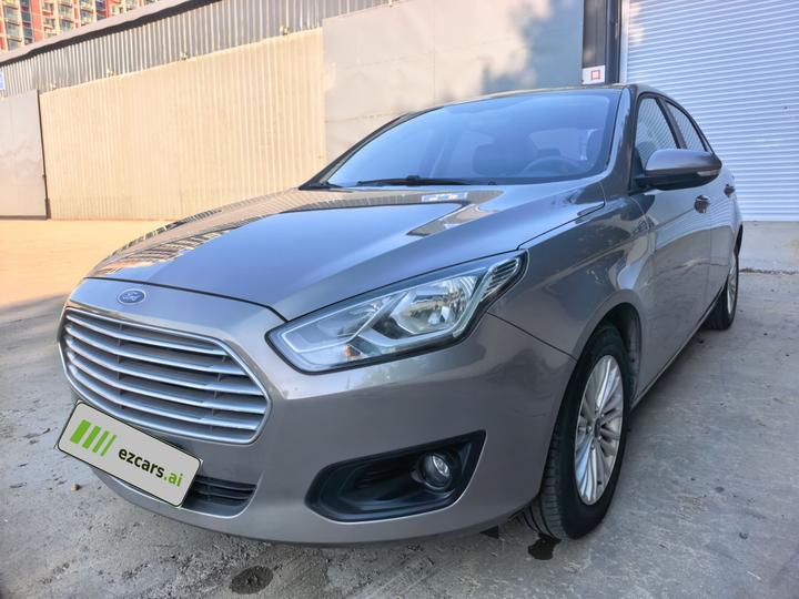 Escort 2015 1.5L AT Comfort