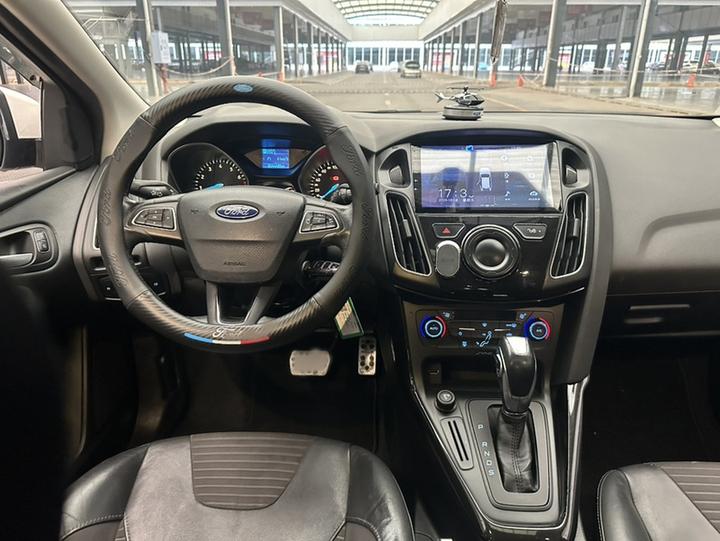 Focus 2015 Hatchback 1.6L AT photo 5