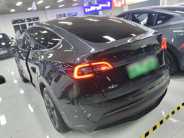 Model Y 2024 Long Range AWD photo 4