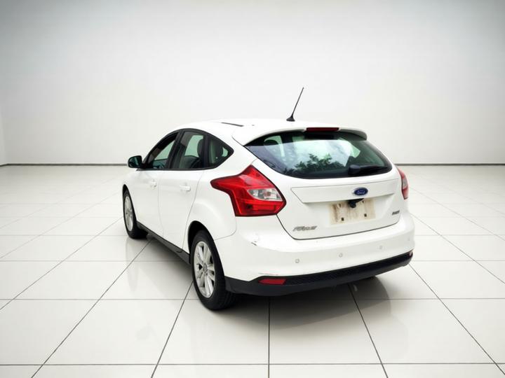 Focus 2012 Hatchback 1.6L AT Comfort photo 4
