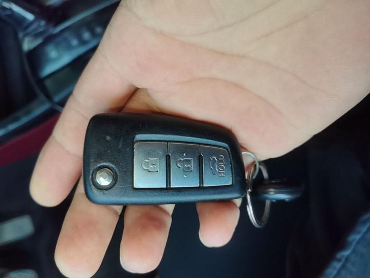 2016 1.6L CVT photo 8