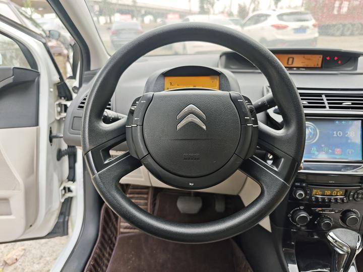 2013 Sedan 1.6L AT photo 6