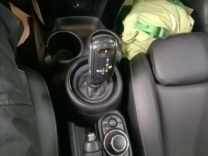 2022 Facelift 1.5T COOPER Classic 5-Door photo 5