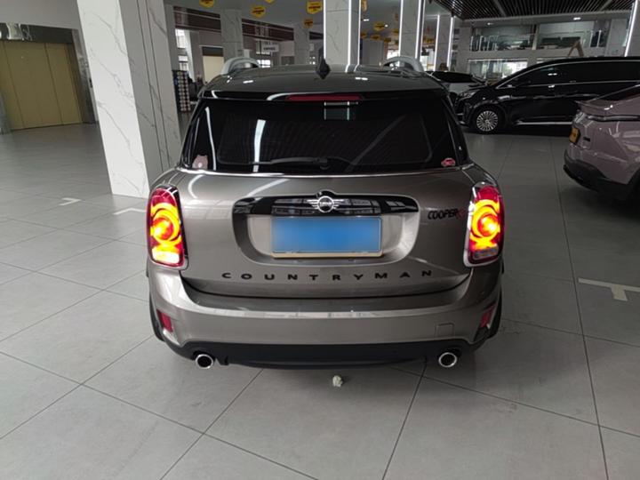 2019 2.0T COOPER S ALL4 photo 3