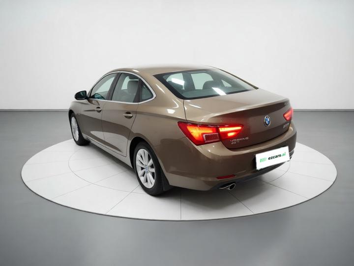Verano 2015 Sedan 20T DCT Leading photo 4