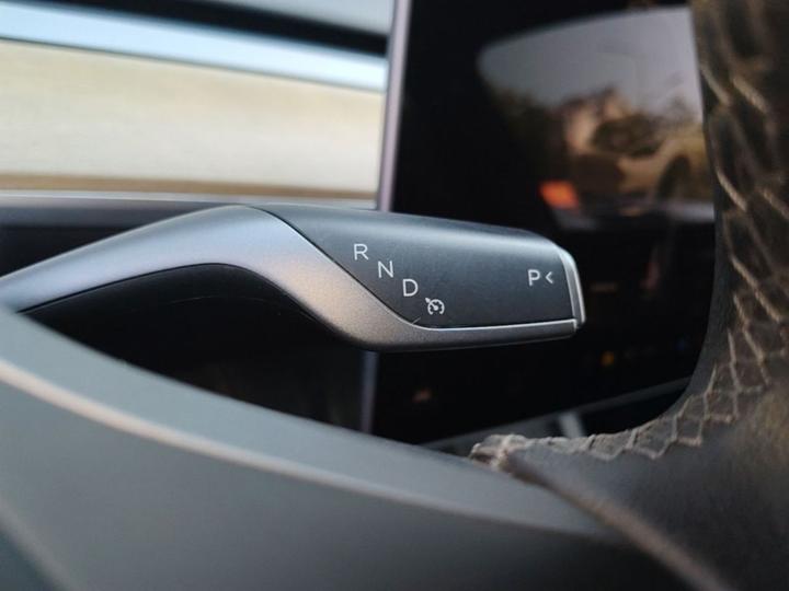 Model Y 2022 Long Range AWD photo 5