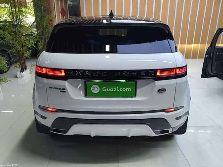 Range Rover Evoque EV 2022 Evoque L P300e photo 3