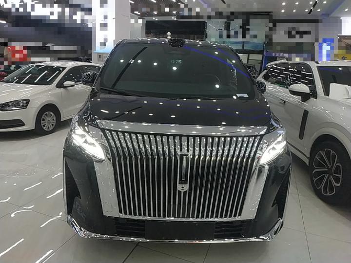 2025 AWD 8 photo 2