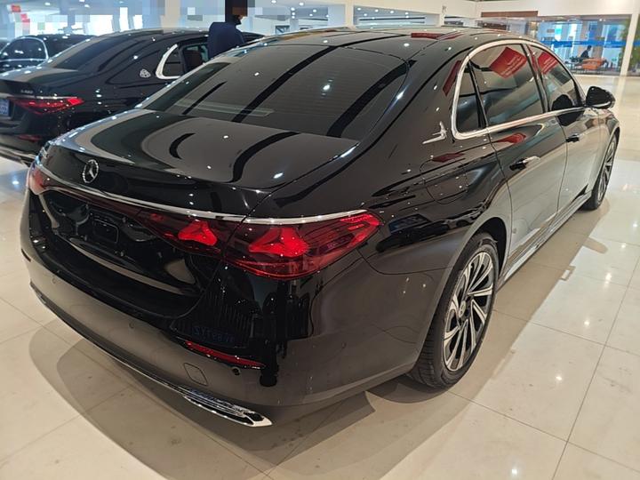 E-Class 2024 E 300 L Luxury photo 4
