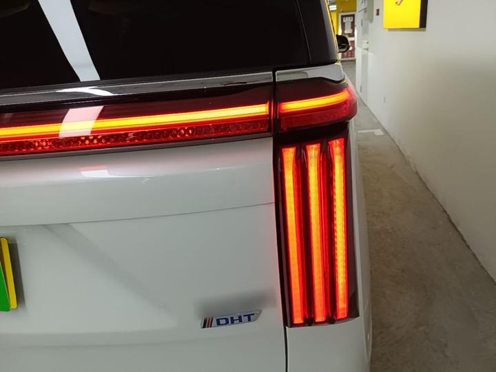 2023 AWD Flagship photo 7