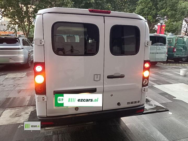 V 2024 V6E 46.08kWh photo 5