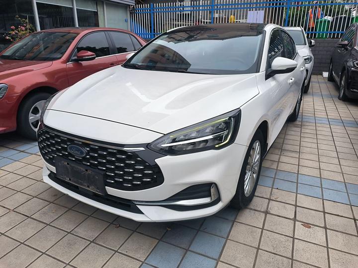 Focus 2021 Sedan EcoBoost 180 AT