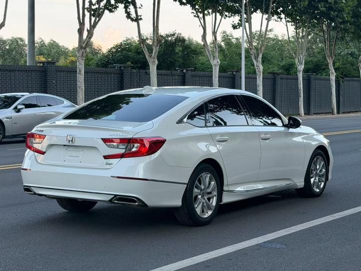 Accord 2018 260TURBO Elite China VI photo 4